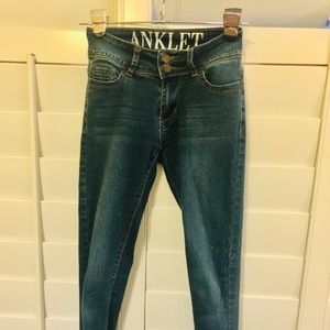 Gorgeous Junior’s Skinny Stretch Jeans